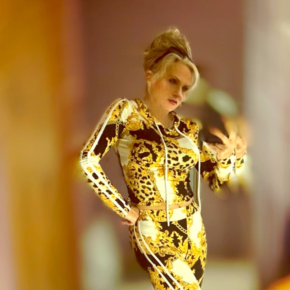 Stunning 2 piece loungesuit